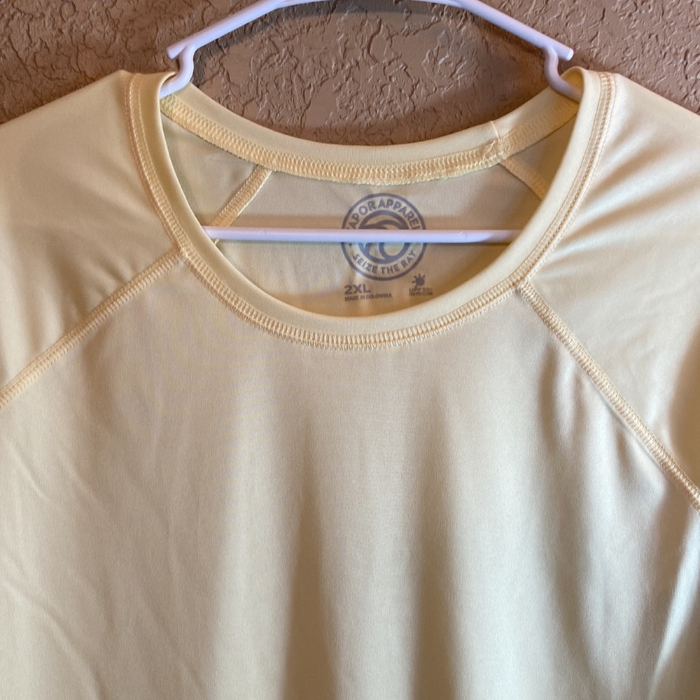 NWT Vapor Apparel ~ Mens Yellow Sun Blocking Shirt - Picture 2 of 7